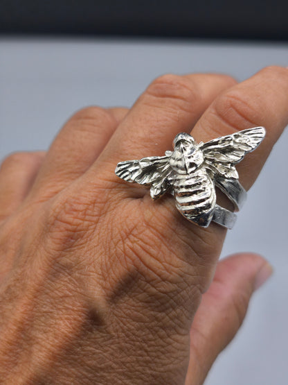Anillo Bee