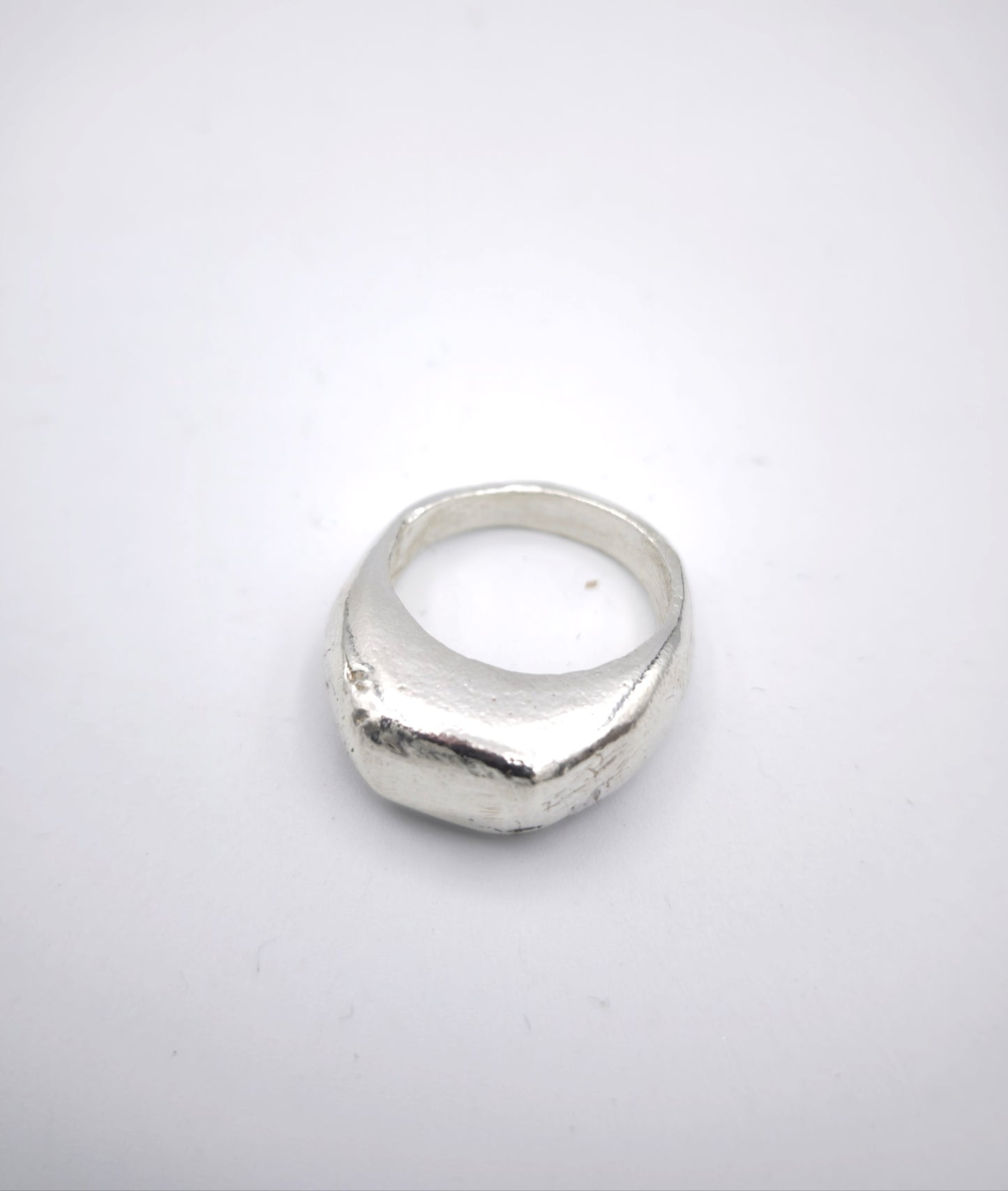 Anillo Imperfect Stamp
